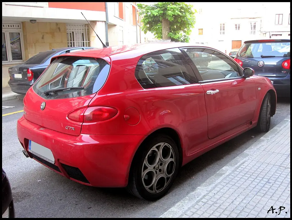 Red Alfa Romeo 147 GTA, rear three-quarter view