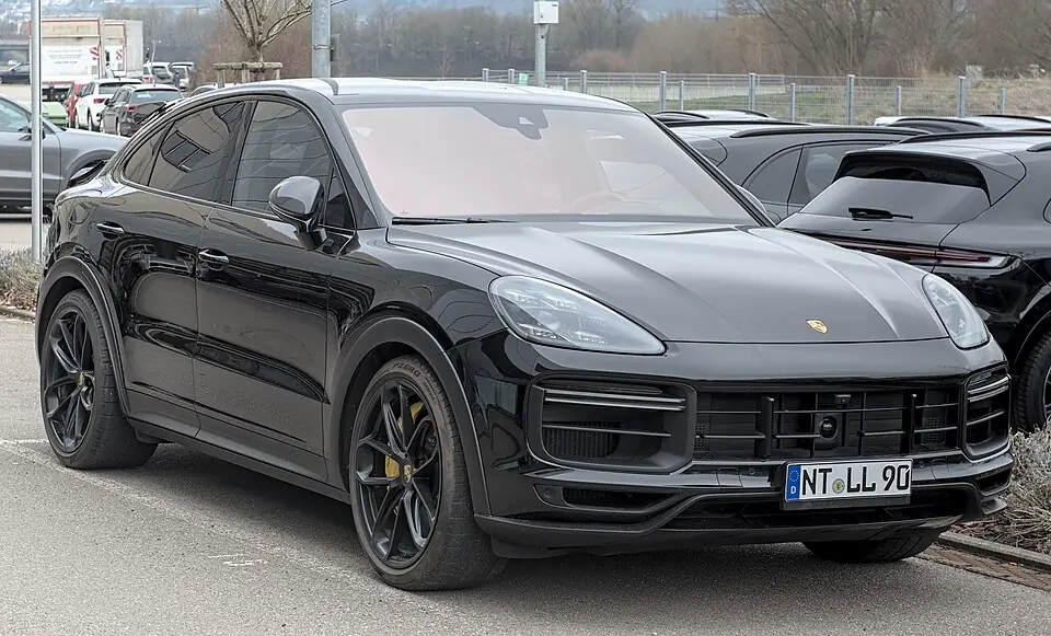 Porsche Cayenne Turbo GT, three-quarter front view