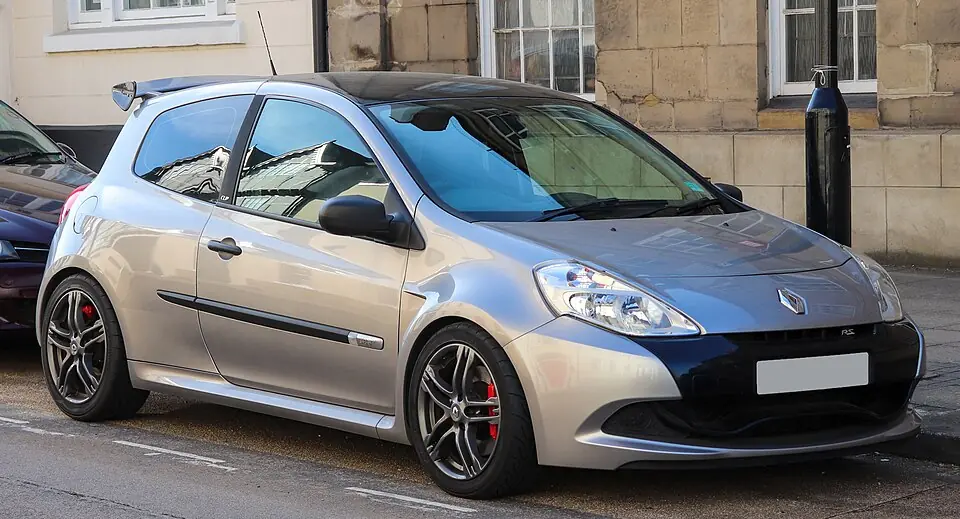 Silver Renault Clio RS 200, front three-quarter view