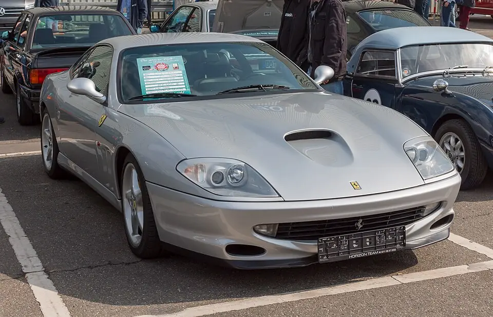 Red Ferrari 550 Maranello, three-quarter front view
