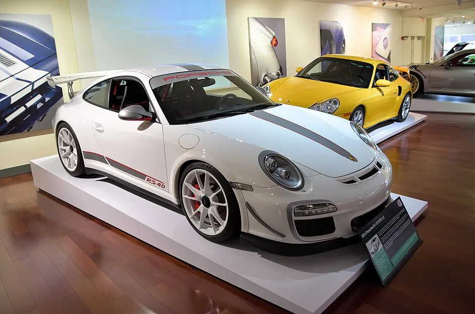 White Porsche 911 GT3 RS 4.0, three-quarter front view