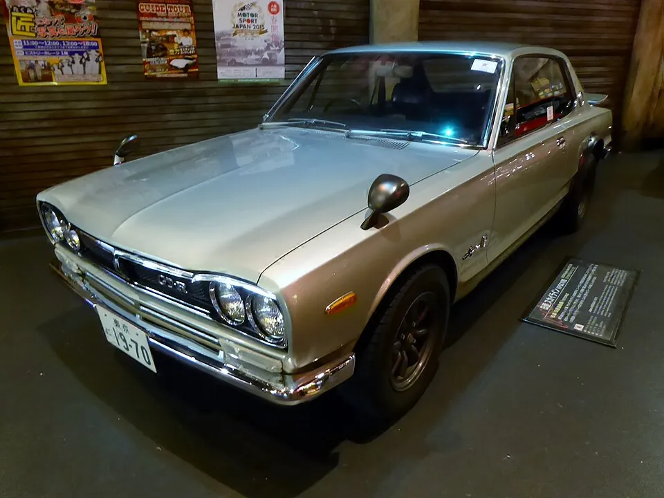 Grey Nissan Skyline GT-R Hakosuka (KPGC10), three-quarter front view