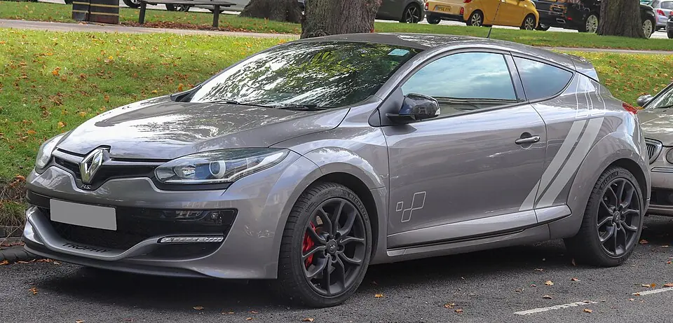 Grey Renault Mégane RS 275 Trophy, front three-quarter view