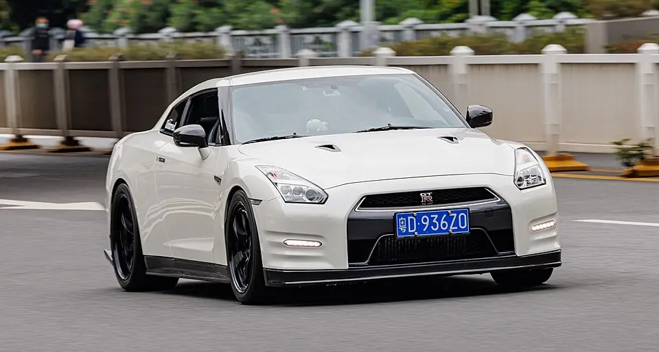 Grey Nissan GT-R R35, three-quarter front view