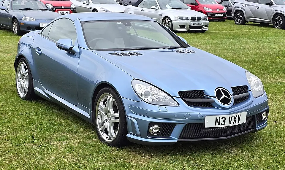 Mercedes-Benz SLK 55 AMG Black Series, three-quarter view