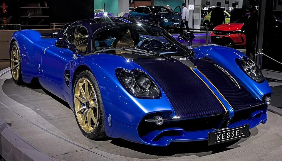 Blue and carbon Pagani Utopia, three-quarter front view