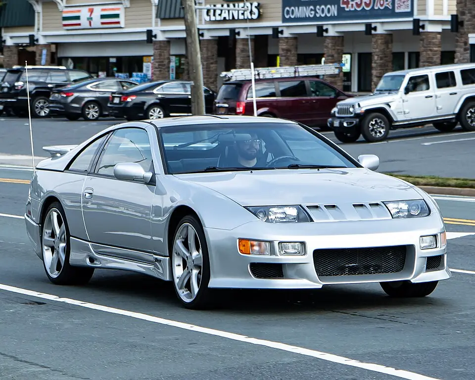 Red Nissan 300ZX Z32, three-quarter front view