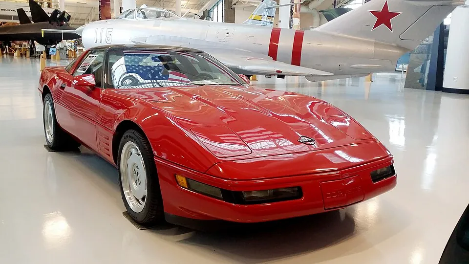 Red Chevrolet Corvette ZR-1 (C4), three-quarter front view